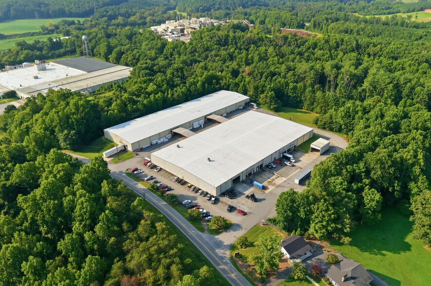 296 Gentry Rd, Elkin, NC for sale - Primary Photo - Image 1 of 10
