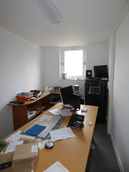 Bureau dans Évry-Courcouronnes à vendre - Photo intérieure - Image 1 de 26