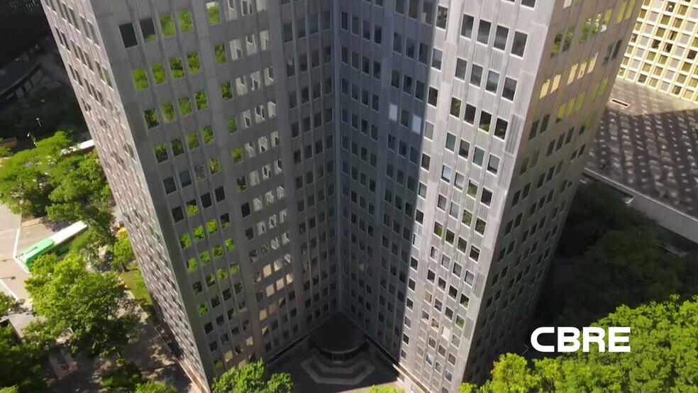 420 Fort Duquesne Blvd, Pittsburgh, PA à louer - Vidéo sur l’inscription commerciale - Image 2 de 9