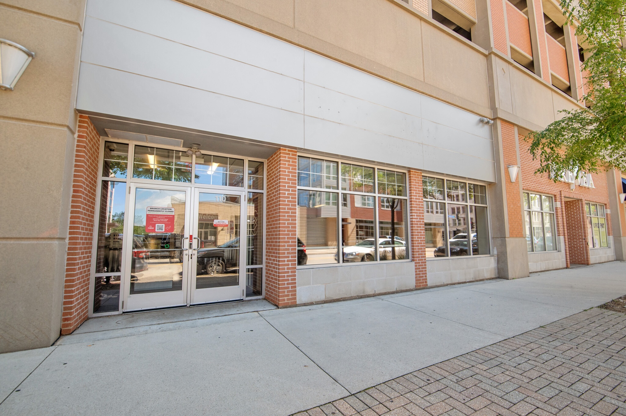 100-140 N Washington St, Green Bay, WI for lease Building Photo- Image 1 of 24