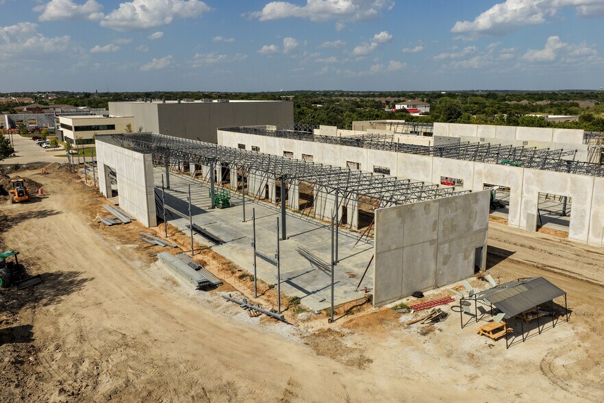 150 Bear Creek Pky, Keller, TX à louer - Photo de construction - Image 3 de 29
