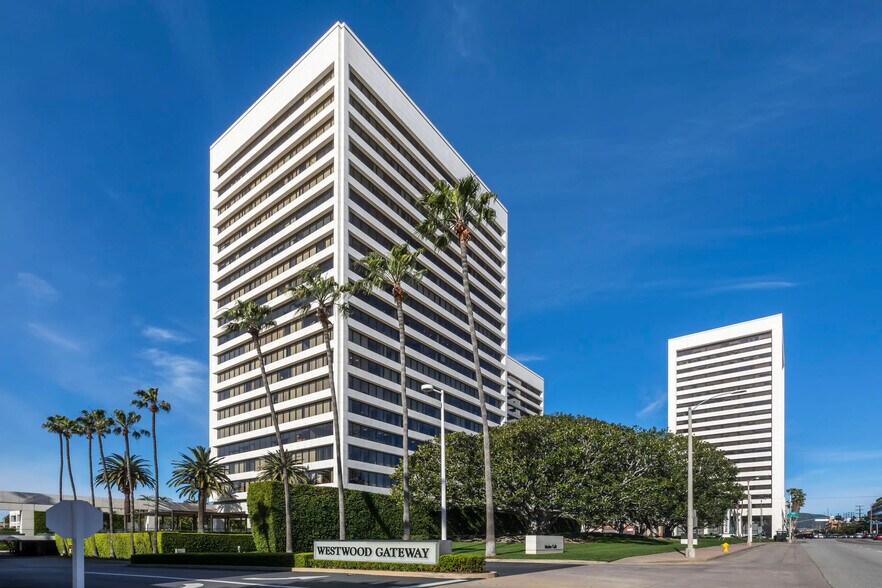 11111 Santa Monica Blvd, Los Angeles, CA à louer - Photo principale - Image 2 de 5