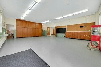 4214 John F Kennedy Blvd, North Bergen, NJ à louer Photo intérieure- Image 2 de 24