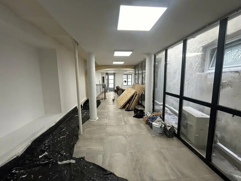 Bureau dans Avignon à louer - Photo intérieure - Image 2 de 7