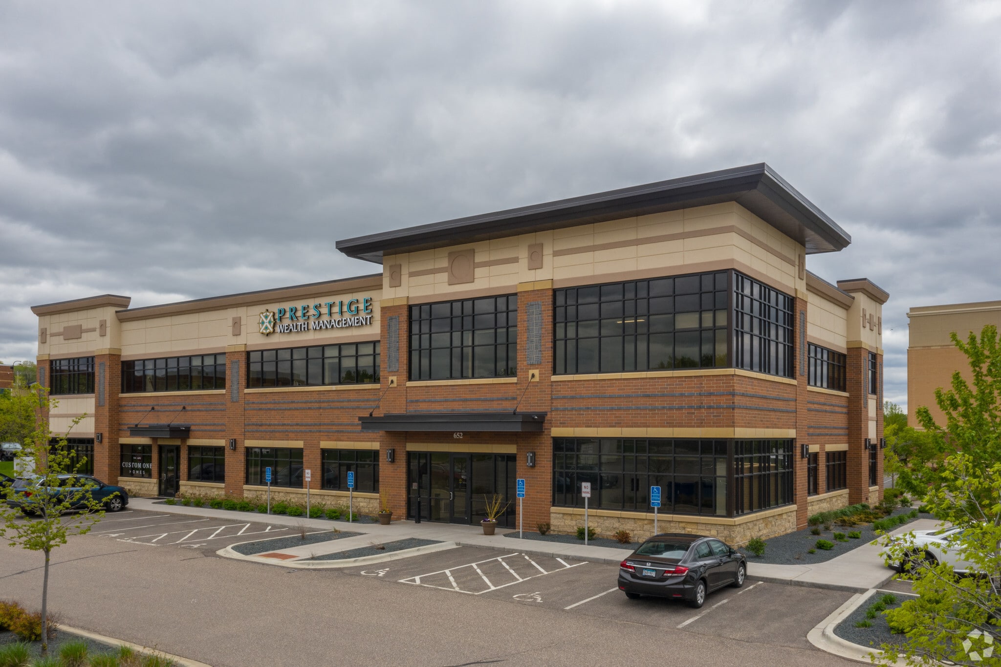 652 Bielenberg Dr, Woodbury, MN for sale Building Photo- Image 1 of 4