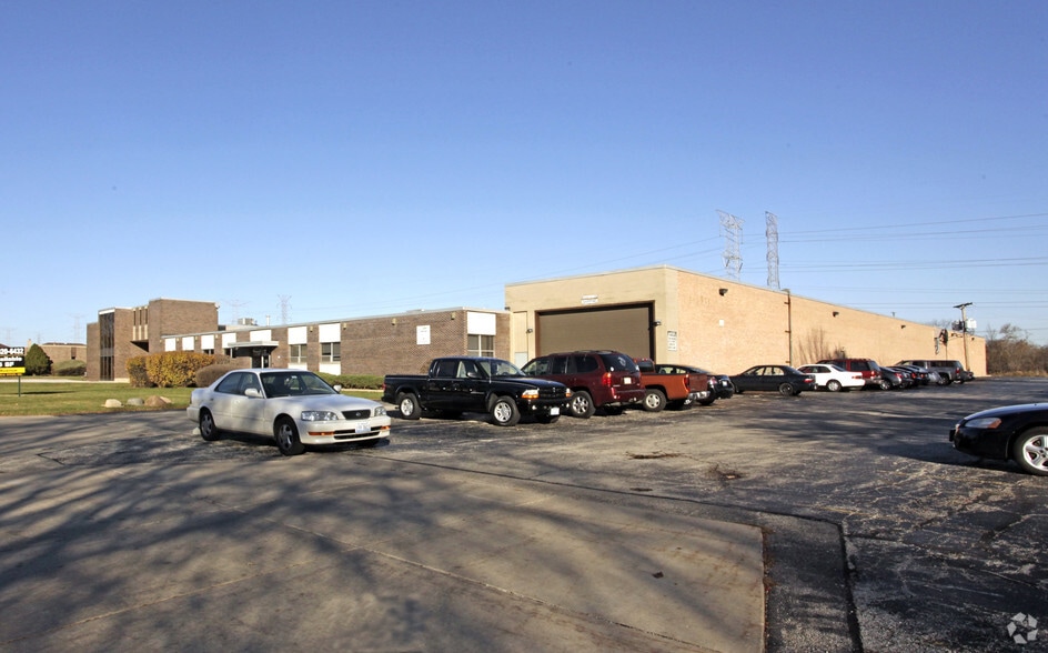 461-471 N 3rd Ave, Des Plaines, IL for lease - Building Photo - Image 2 of 3