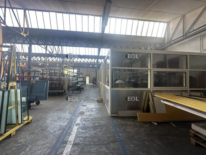Industrial in Marseille for lease - Interior Photo - Image 3 of 5