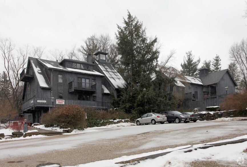 6138 Riverview Rd, Peninsula, OH à louer - Photo principale - Image 1 de 15