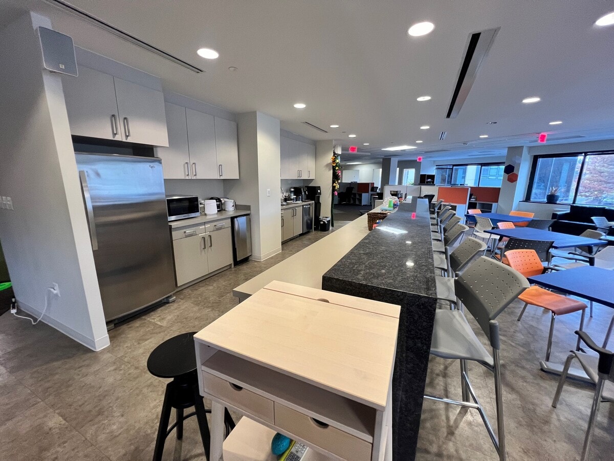 11490 Commerce Park Dr, Reston, VA 20191 - Unité 400 -  - Photo intérieure - Image 2 of 3