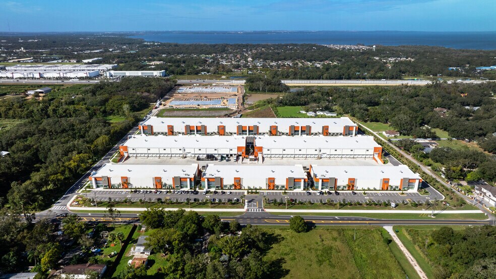 1290 Ocoee Apopka Rd, Ocoee, FL à louer - Photo du bâtiment - Image 2 de 27