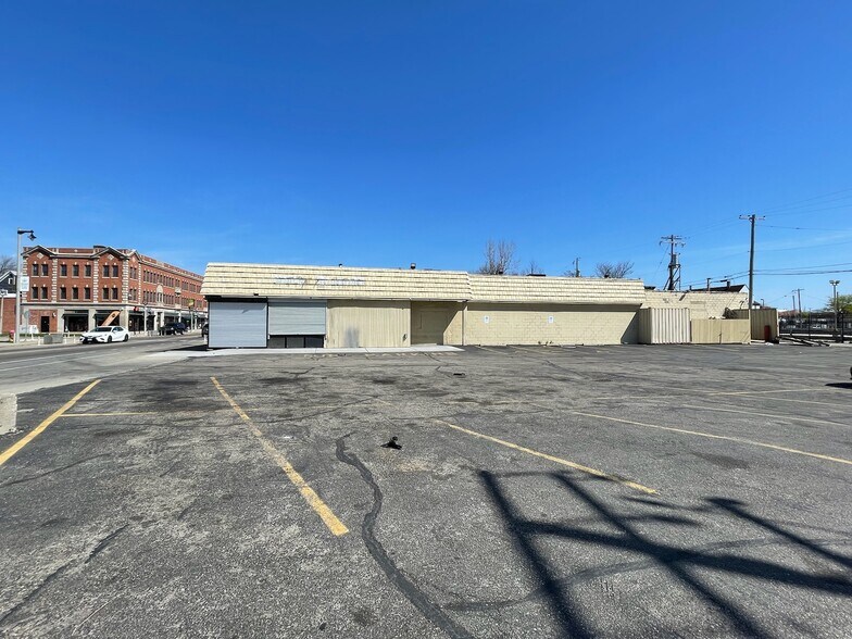 930 N 27th St, Milwaukee, WI à louer - Photo du bâtiment - Image 2 de 3