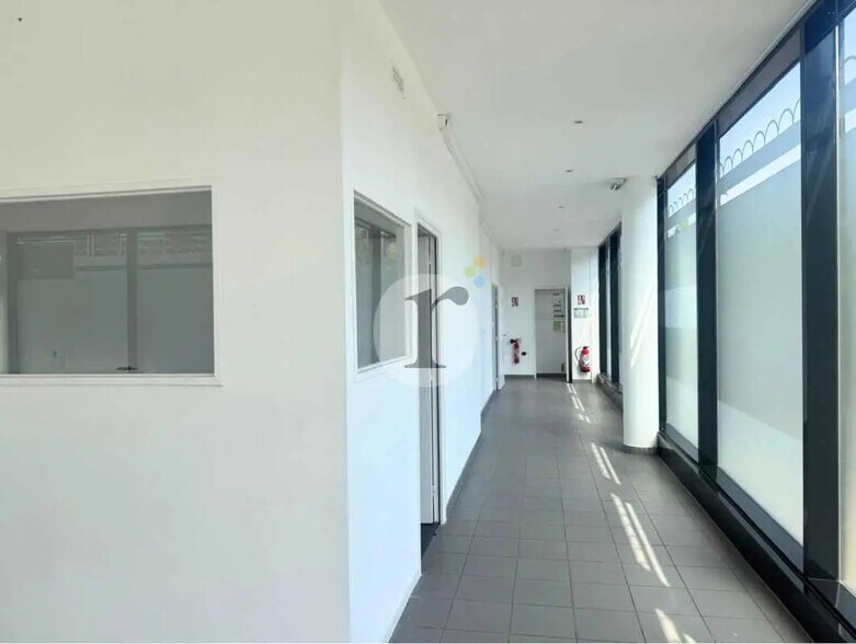 Commerce de détail dans Lille à louer - Photo intérieure - Image 2 de 4