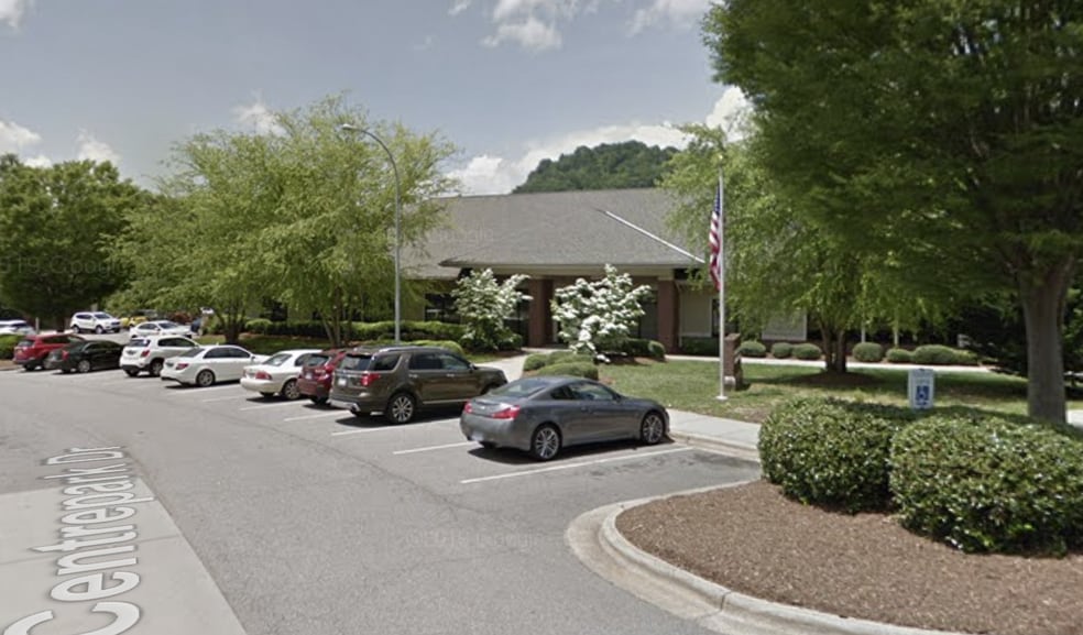 800 Centre Park Dr, Asheville, NC for sale - Building Photo - Image 3 of 11