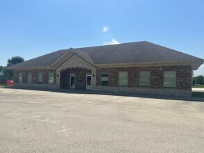 161 Heritage Meadows Cir, Bourbonnais, IL for lease Interior Photo- Image 2 of 12