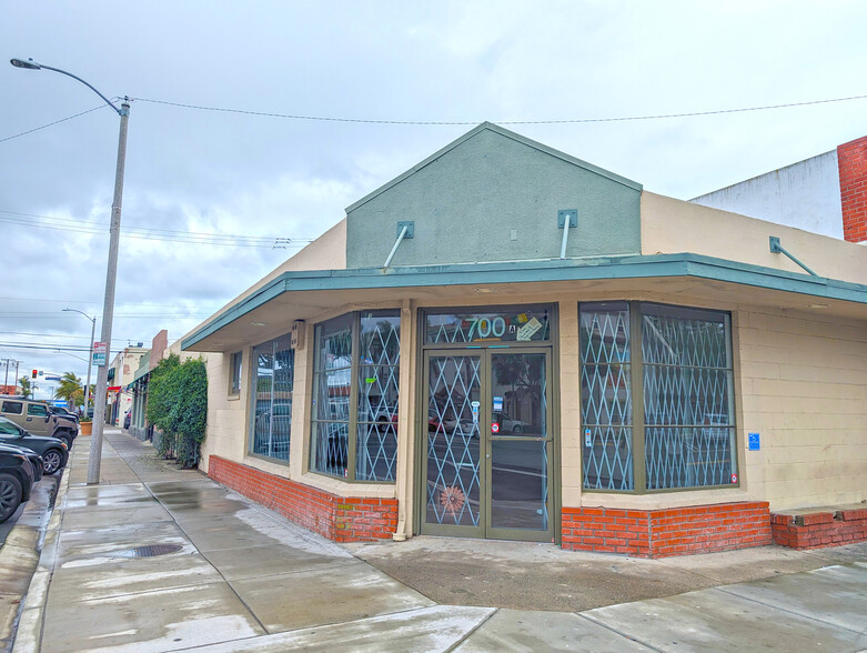 700 S A St, Oxnard, CA for lease - Building Photo - Image 3 of 12