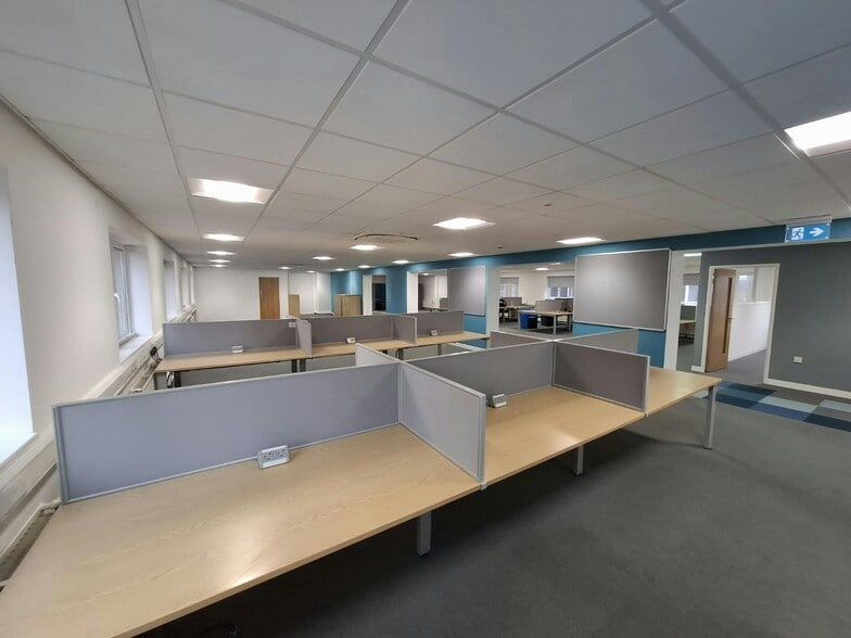 84A-92 London Rd, Manchester à louer - Photo du bâtiment - Image 3 de 4