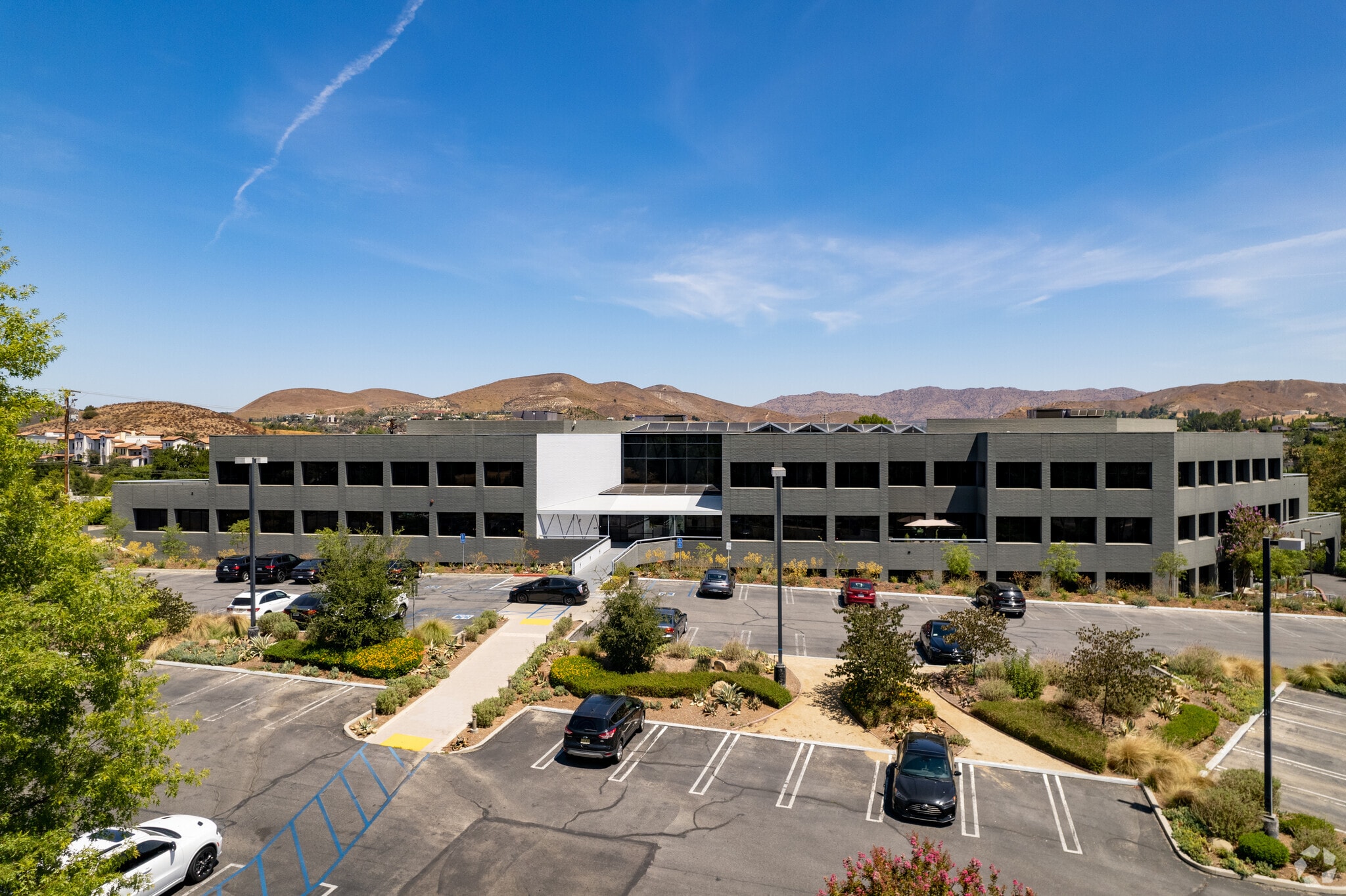 30851 Agoura Rd, Agoura Hills, CA for lease Building Photo- Image 1 of 57