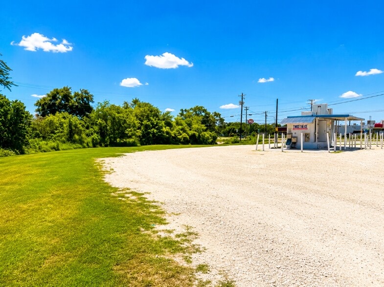 101 TX-359 Hwy, Mathis, TX for sale - Building Photo - Image 3 of 5