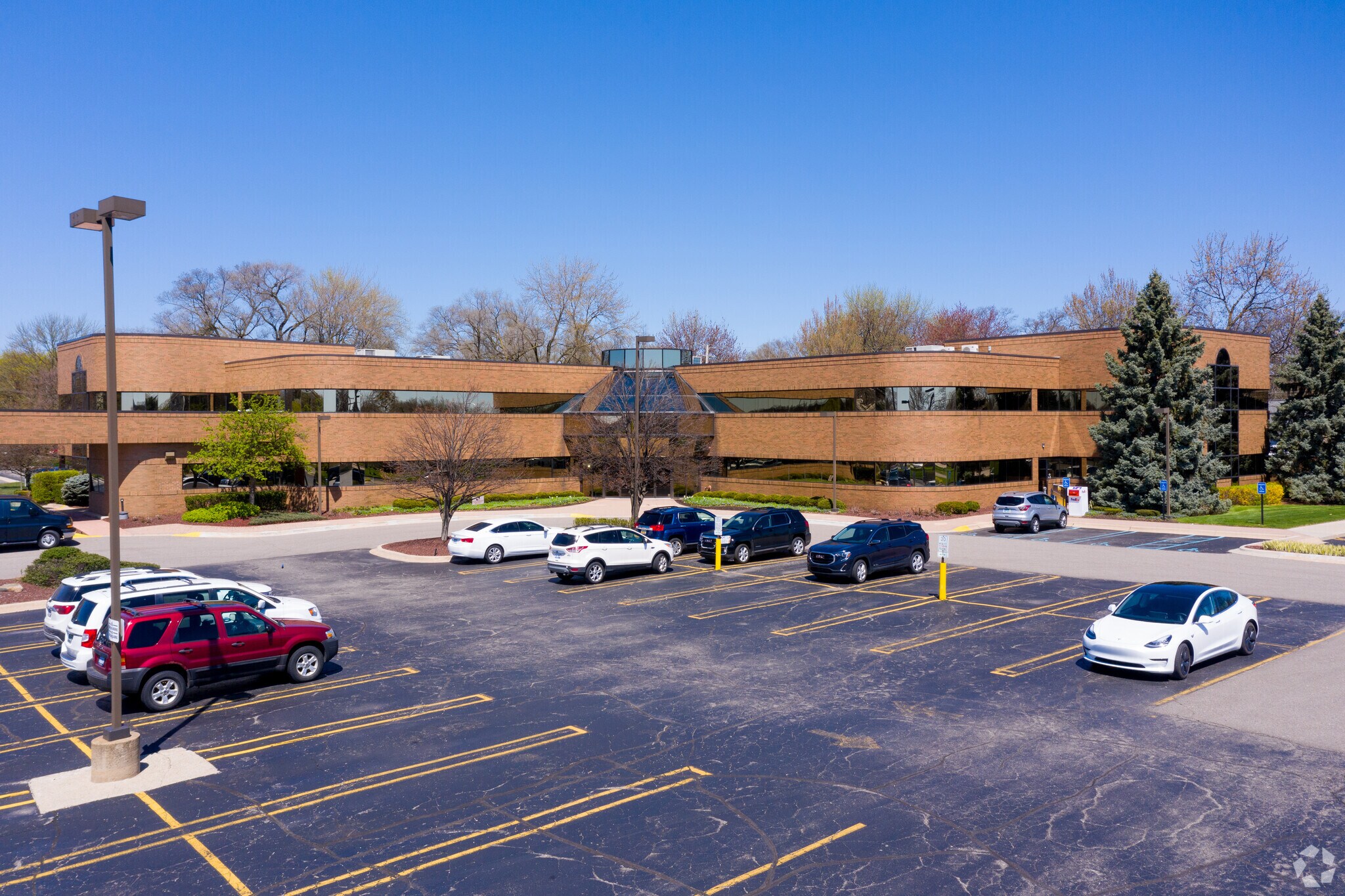33300 5 Mile Rd, Livonia, MI for lease Building Photo- Image 1 of 12