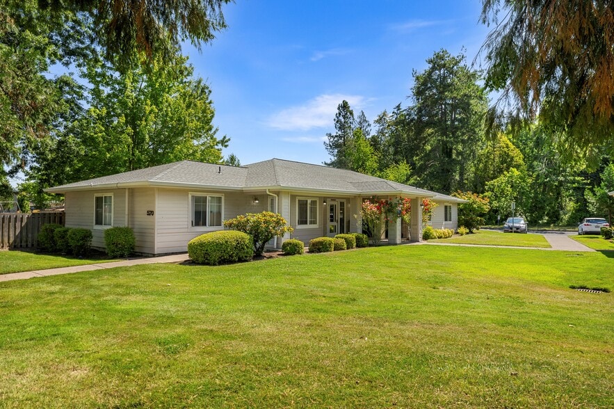 Mount Angel Healthcare/ Office Buildings portfolio of 3 properties for sale on LoopNet.ca - Building Photo - Image 3 of 6