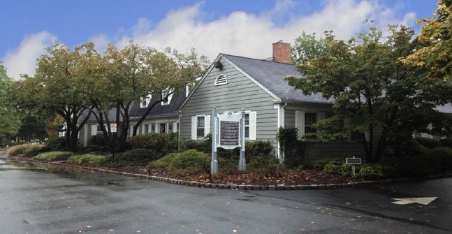 19 E Main St, Mendham, NJ à louer - Photo principale - Image 1 de 15