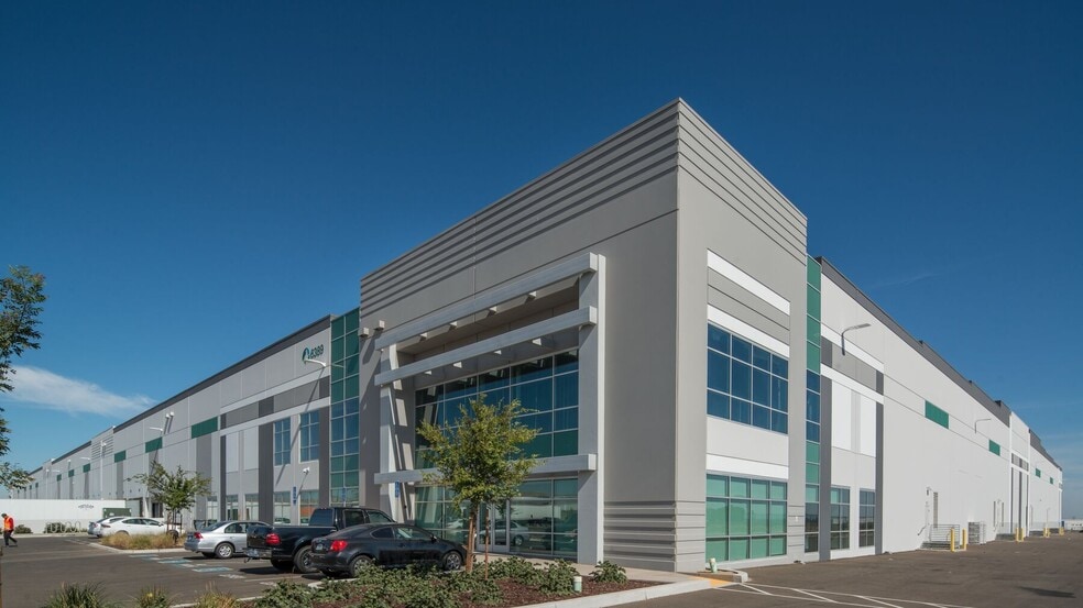 6389 Hopkins Rd, Tracy, CA à louer - Photo du bâtiment - Image 3 de 18