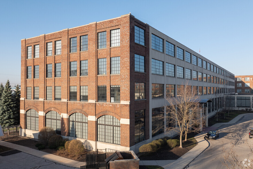 801 Broadway Ave NW, Grand Rapids, MI for lease - Building Photo - Image 3 of 16