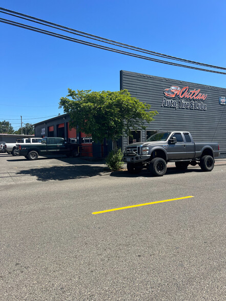 711 Spruce St, Myrtle Point, OR for sale - Building Photo - Image 1 of 14