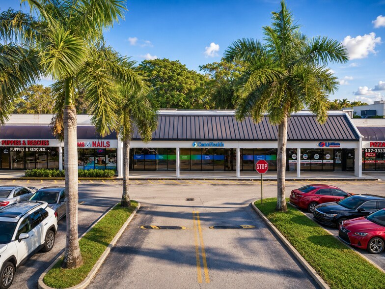 8919-9091 Taft St, Pembroke Pines, FL à louer - Photo du bâtiment - Image 3 de 4