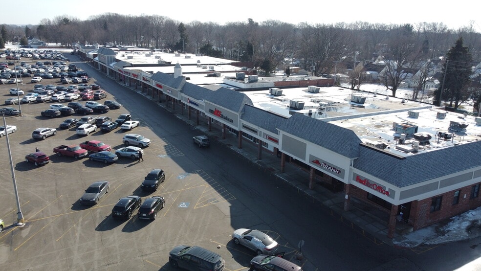 5100-5222 Wilson Mills Rd, Richmond Heights, OH for lease - Building Photo - Image 3 of 4