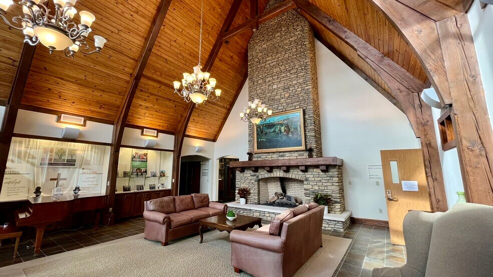 125 N Lakeshore Dr, Lake Junaluska, NC à louer - Photo intérieure - Image 3 de 14