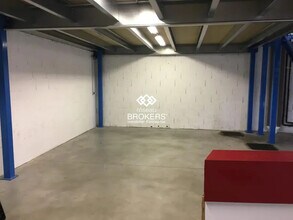 Flex in Brignais for lease Interior Photo- Image 2 of 15