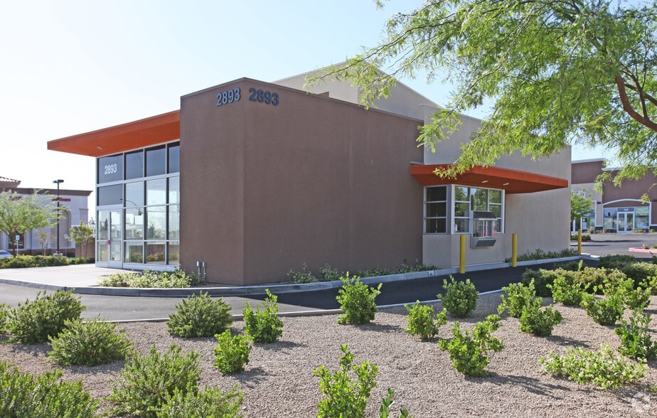 2893 W Lake Mead Blvd, North Las Vegas, NV for lease - Primary Photo - Image 1 of 6
