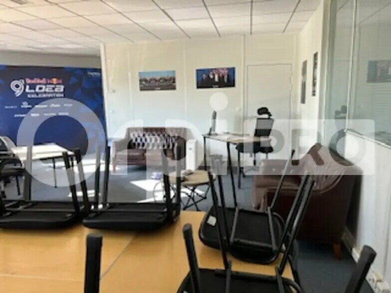 Bureau dans Limas à louer - Photo du bâtiment - Image 2 de 3