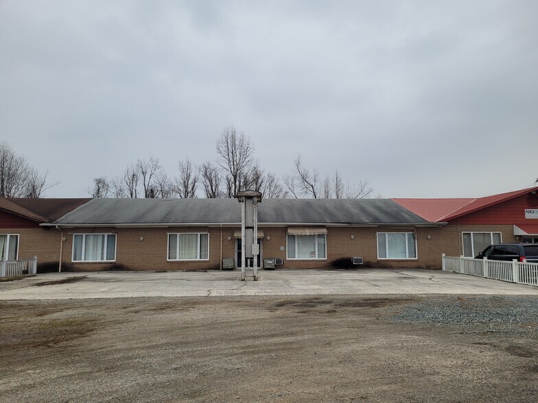1528 Four Locust Hwy, Keysville, VA à vendre - Photo du bâtiment - Image 1 de 13