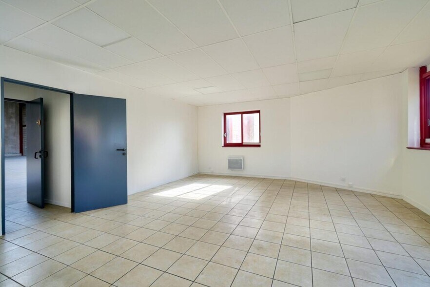 20-22 Rue Gutenberg, Bondoufle for lease - Interior Photo - Image 3 of 10