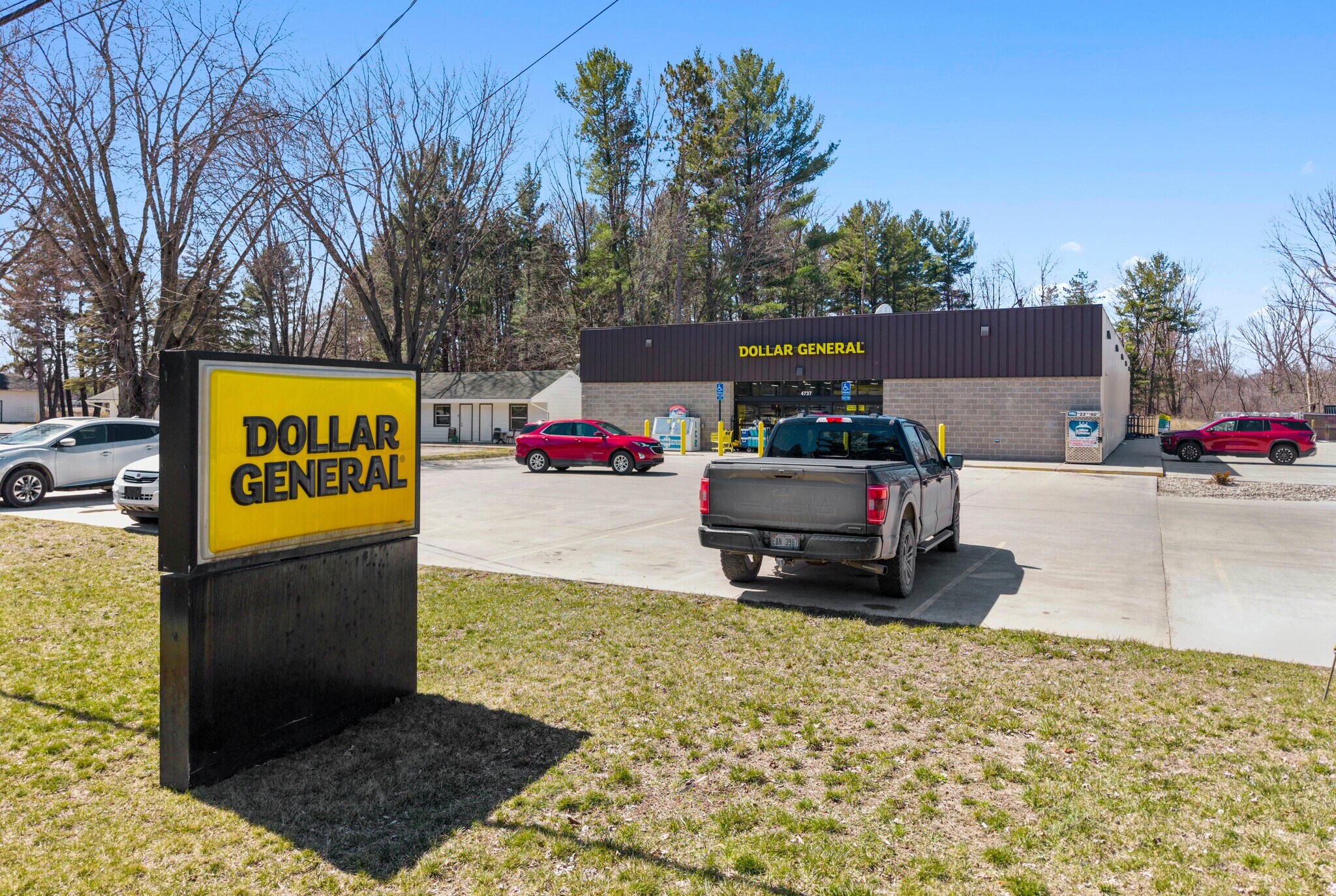 4737 N Mission Rd, Rosebush, MI à vendre Photo du bâtiment- Image 1 de 1