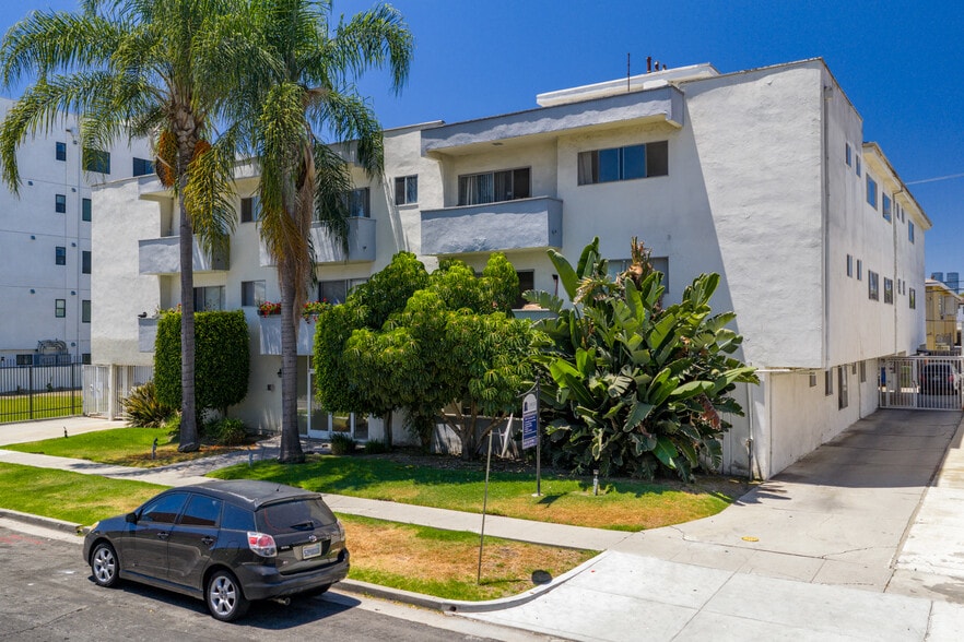 1041 S Corning St, Los Angeles, CA for sale - Building Photo - Image 3 of 28
