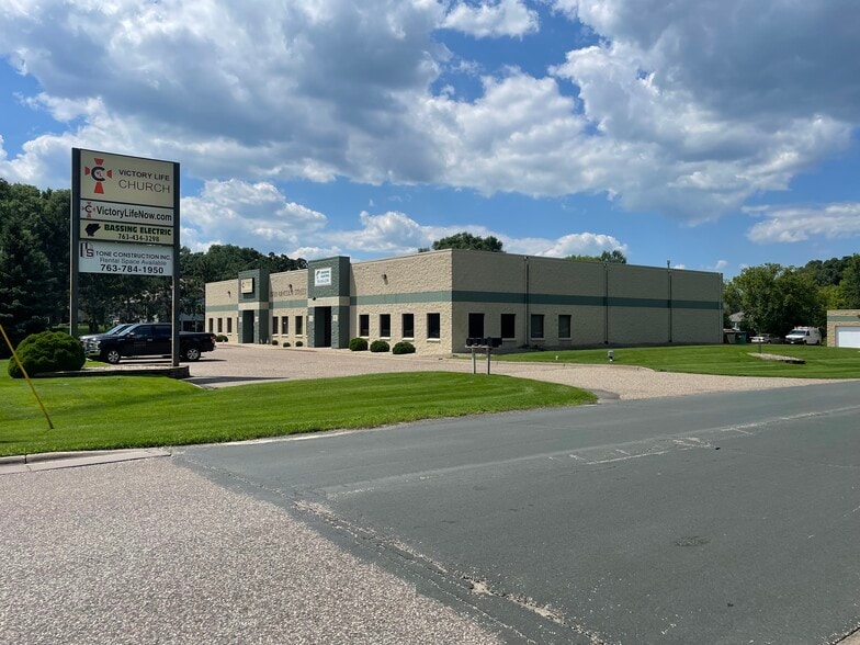 13720 Lincoln St NE, Ham Lake, MN for sale - Building Photo - Image 2 of 15