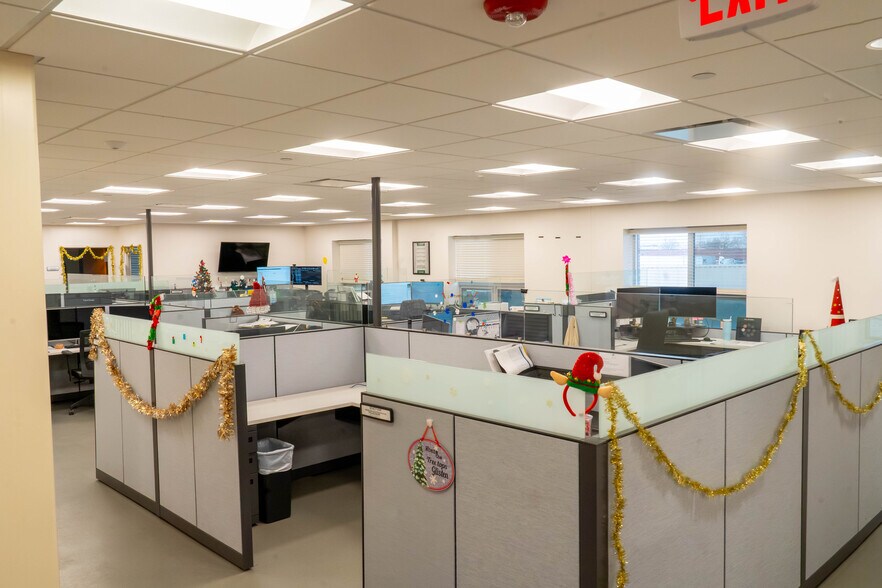 6226 W 74th St, Bedford Park, IL à vendre - Photo intérieure - Image 3 de 6