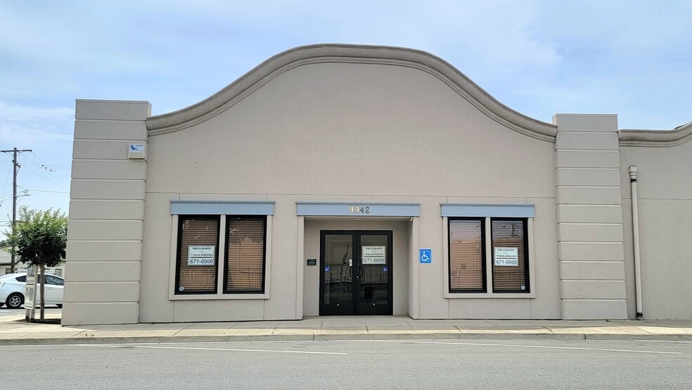9942-9952 Broadway, Live Oak, CA à louer - Photo du bâtiment - Image 2 de 12