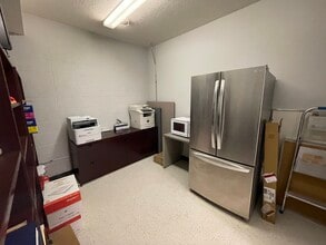 7719 Edgar Industrial Dr, Red Deer, AB à louer Photo du bâtiment- Image 2 de 13