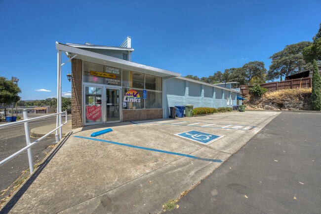 More details for 14420 Lakeshore Dr, Clearlake, CA - Office for Sale