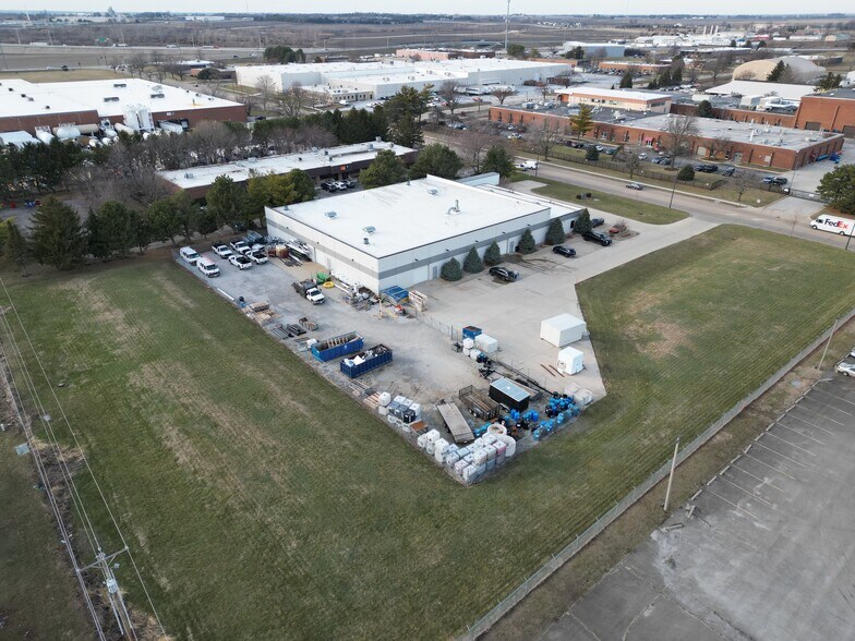 1411 Interstate Dr, Champaign, IL à vendre - Photo du bâtiment - Image 2 de 2