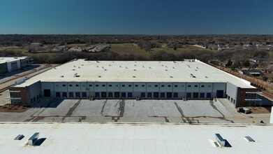 Mustang Court at DFW International Airport, Bldg 1, Grapevine, TX - AERIAL map view - Image1