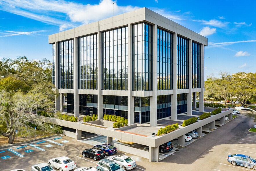 19321 US Hwy 19 N, Clearwater, FL à louer - Photo du bâtiment - Image 3 de 11