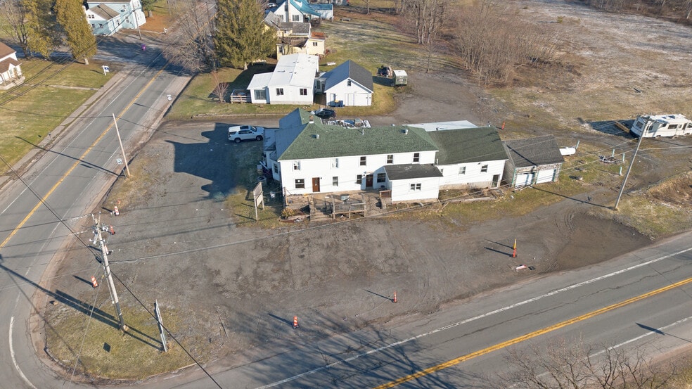 2805 NY-49, Blossvale, NY à vendre - Photo du bâtiment - Image 2 de 24