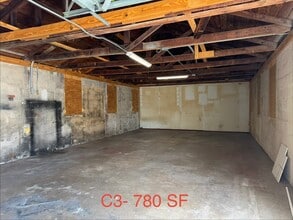 504 Center Rd, Fort Myers, FL for lease Interior Photo- Image 1 of 3