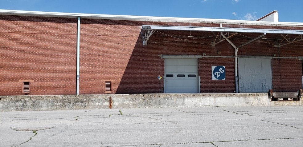 1300 W 3rd St, Granite City, IL for lease - Building Photo - Image 2 of 5