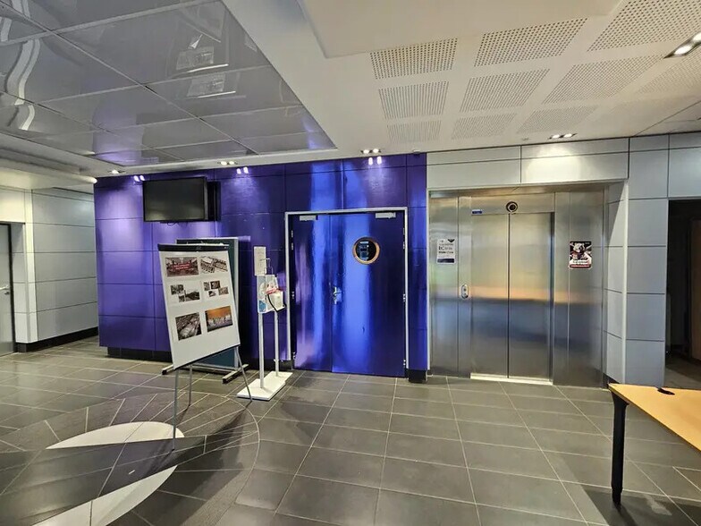 Bureau dans Angers à louer - Hall d’entrée - Image 3 de 6